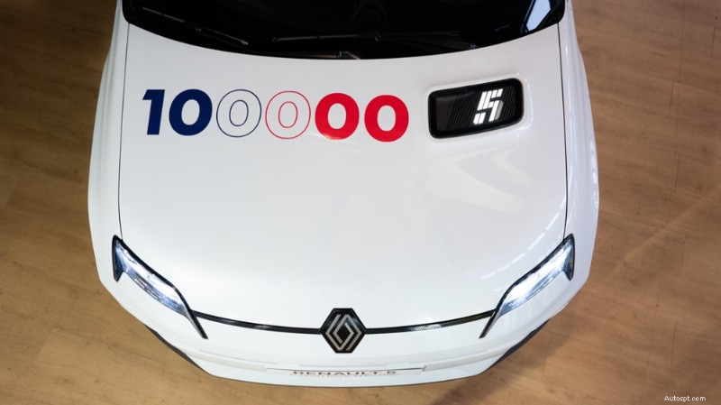 르노, 두에에서 100,000대의 5E-Tech EV 달성, 프랑스 제조 우수성 강조 