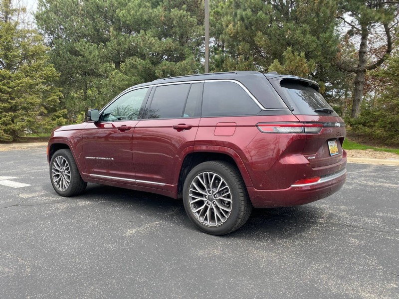 2026 Jeep Grand Cherokee Summit 리뷰:파워, 편안함, 오프로드 성능 