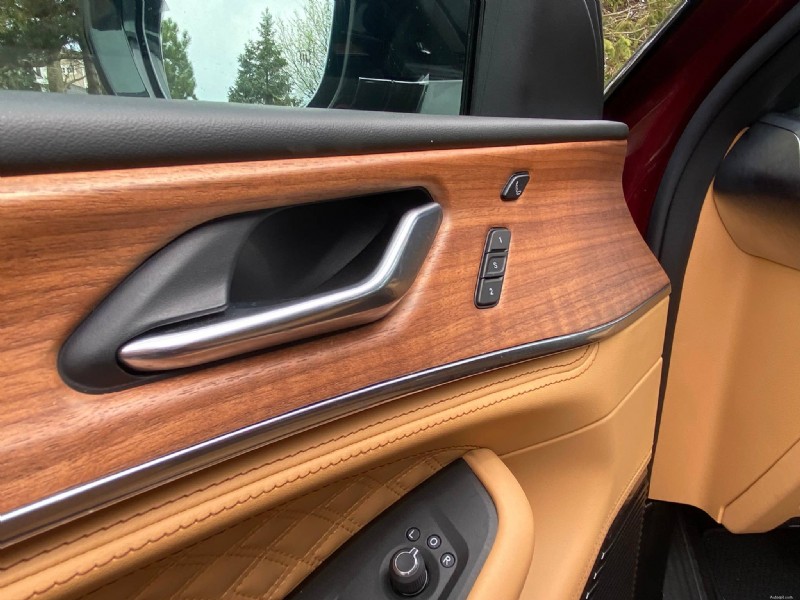2026 Jeep Grand Cherokee Summit 리뷰:파워, 편안함, 오프로드 성능 