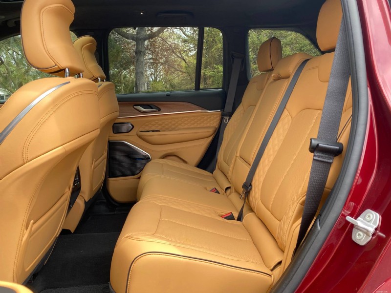 2026 Jeep Grand Cherokee Summit 리뷰:파워, 편안함, 오프로드 성능 