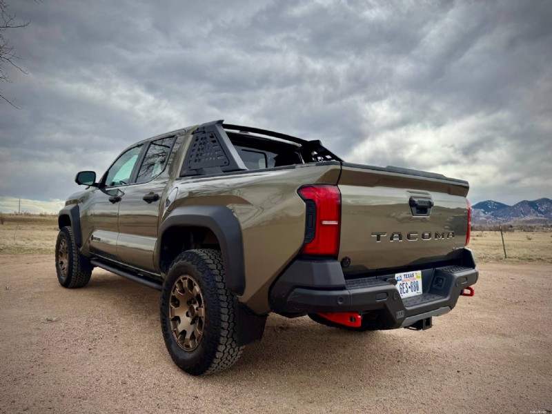 2026년형 Toyota Tacoma TRD가 Trailhunter를 능가하는 이유:5가지 주요 장점