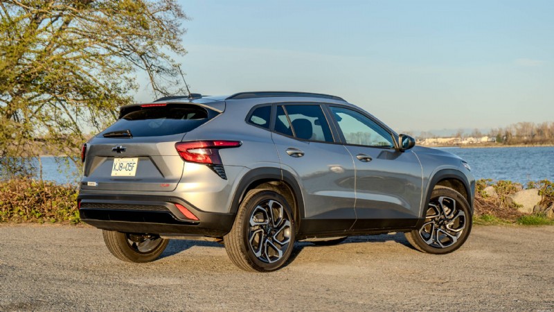 2026년 쉐보레 트랙스 리뷰:도시 운전자를 위한 스마트하고 저렴한 소형 SUV