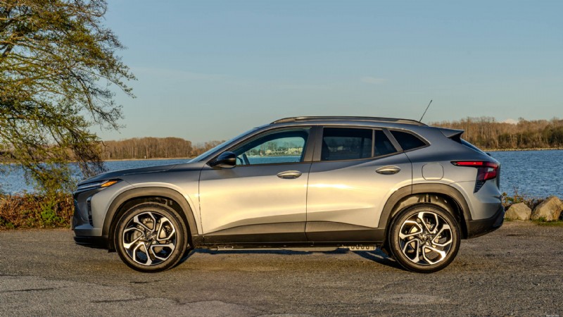 2026년 쉐보레 트랙스 리뷰:도시 운전자를 위한 스마트하고 저렴한 소형 SUV