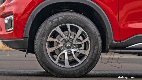 Mahindra Scorpio-N 2022 Z8L 가솔린 – 6단 수동, 매끄러운 외관 