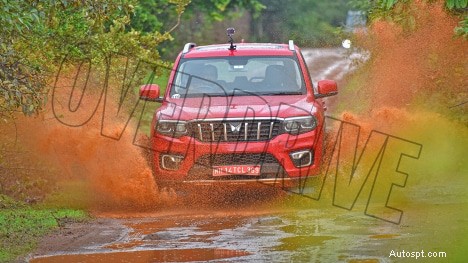 Mahindra Scorpio-N 2022 Z8L 가솔린 – 6단 수동, 매끄러운 외관 
