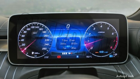 2022 Mercedes-Benz C-Class C200 인테리어 – 럭셔리함, 편안함, 최첨단 디자인