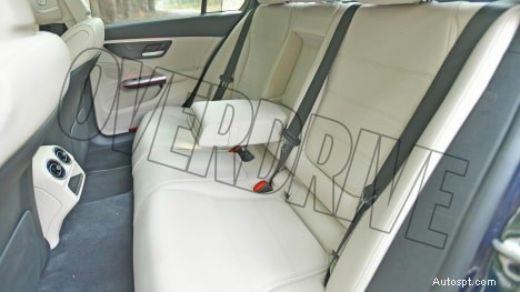 2022 Mercedes-Benz C-Class C200 인테리어 – 럭셔리함, 편안함, 최첨단 디자인