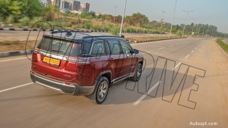Jeep Meridian 2022 Limited 외관 살펴보기 - 프리미엄 디자인 및 견고한 성능 