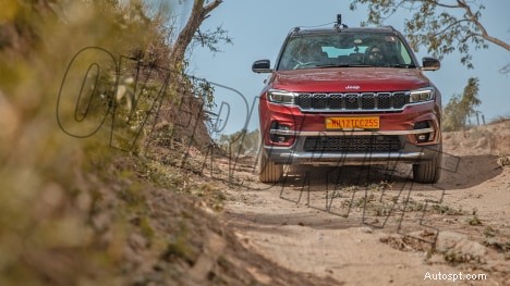 Jeep Meridian 2022 Limited 외관 살펴보기 - 프리미엄 디자인 및 견고한 성능 