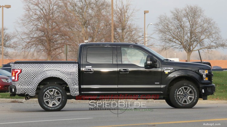 Ford F‑150 프로토타입은 Land Rover Turbo‑Diesel V6 엔진으로 구동됩니다. 