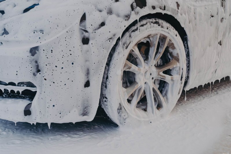 Snow Foam 설명:과학으로 자동차를 안전하게 청소하세요 