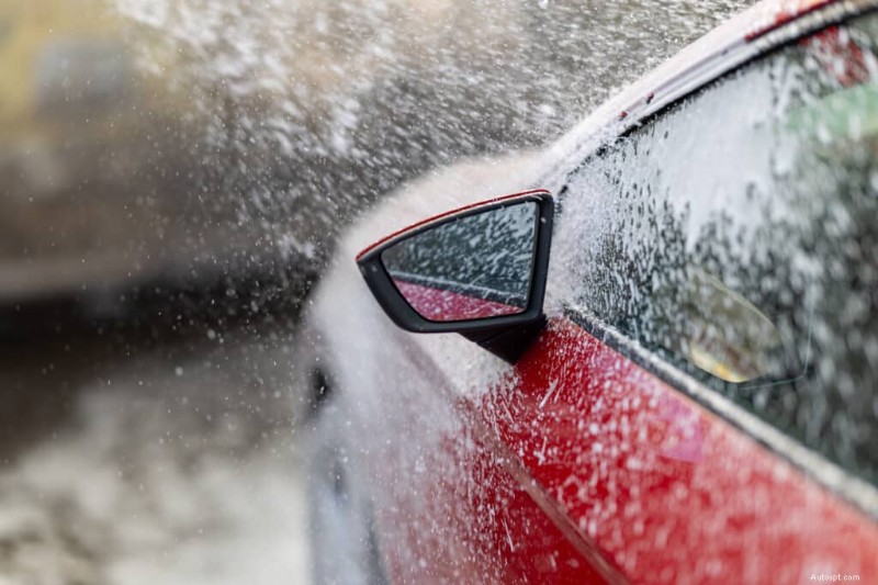 Snow Foam 설명:과학으로 자동차를 안전하게 청소하세요 