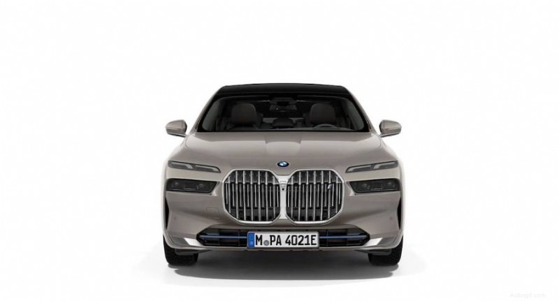 BMW i7 세단:영국에서 순수 전기 럭셔리 자동차 구매를 위한 확실한 가이드 
