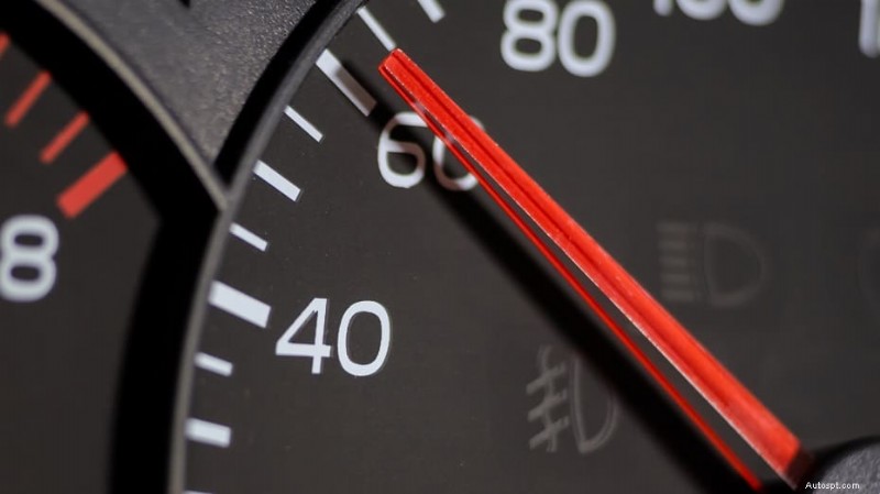 자동차가 60MPH 이상으로 흔들리는 이유(및 해결 방법) 