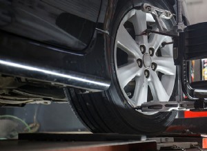 휠 얼라이먼트를 예약해야 하는 시기:안전한 운전을 위한 주요 지표 