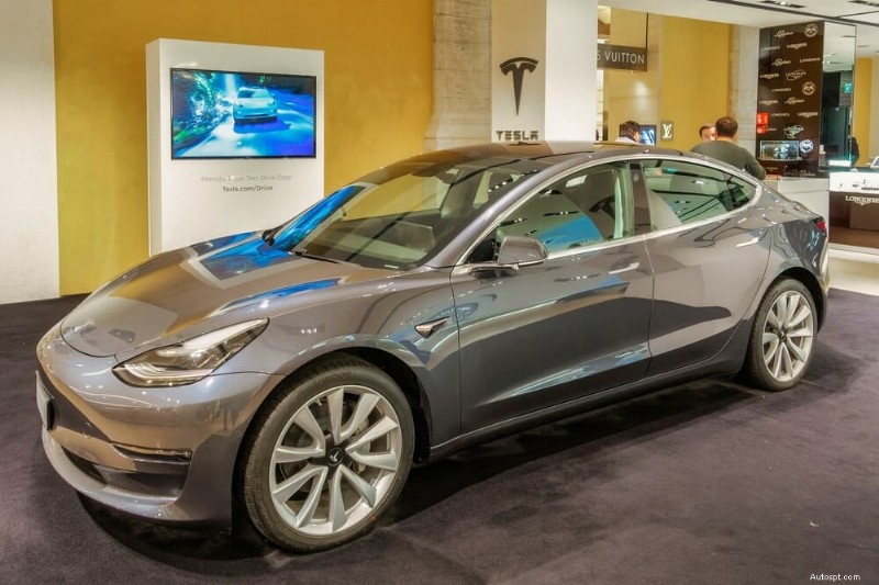 Tesla 타이어 가격 설명:타이어 가격이 높은 이유와 지속 기간