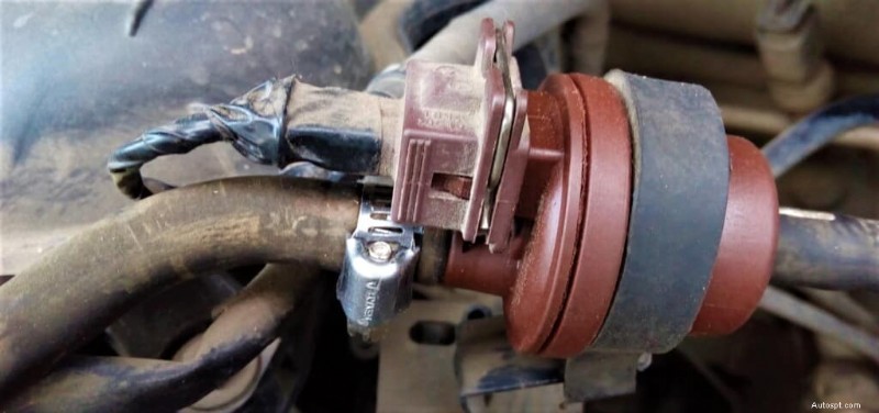 자동차에서 휘발유 냄새가 나는 이유는 무엇입니까? 원인 및 빠른 수정 