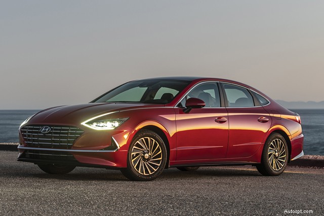 테스트 드라이브 리뷰:Toyota Avalon Hybrid – 럭셔리와 환경 효율성의 만남 