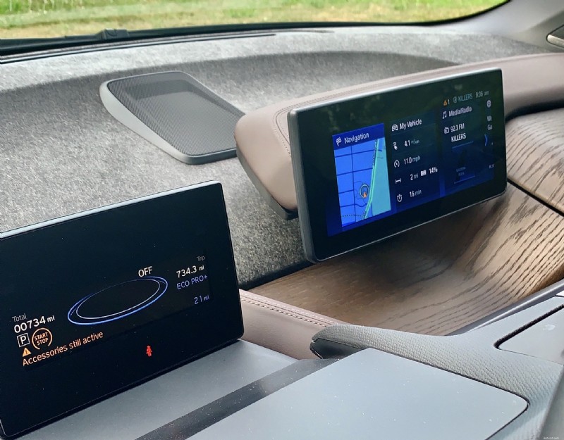 BMW i3s 리뷰:도로 위의 전기적 성능과 럭셔리함 