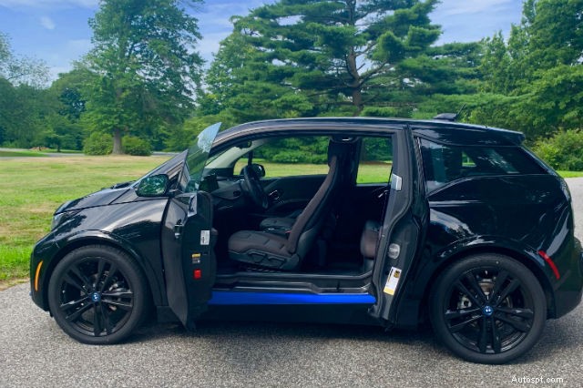 BMW i3s 리뷰:도로 위의 전기적 성능과 럭셔리함 