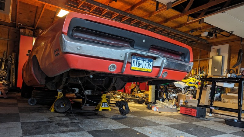 1969년형 Dodge Charger의 변신:성공적인 Heidts 4링크 리어 서스펜션 업그레이드 