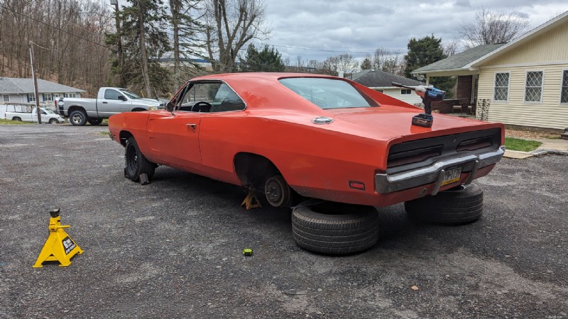 1969년형 Dodge Charger의 변신:성공적인 Heidts 4링크 리어 서스펜션 업그레이드 