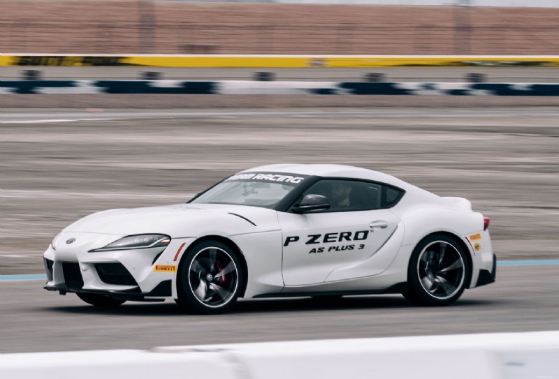 Pirelli P Zero AS Plus 3 리뷰:성능과 신뢰성을 제공하는 올시즌 타이어 