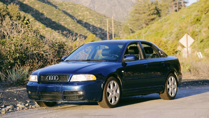 전문적인 유지보수가 Audi S4에 대한 투자 가치가 있는 이유 