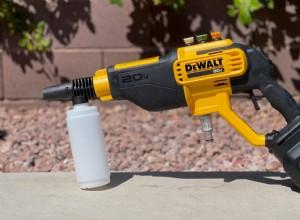 DeWalt 20V MAX 무선 전원 클리너 리뷰:얼룩 없는 청소를 위한 550PSI 
