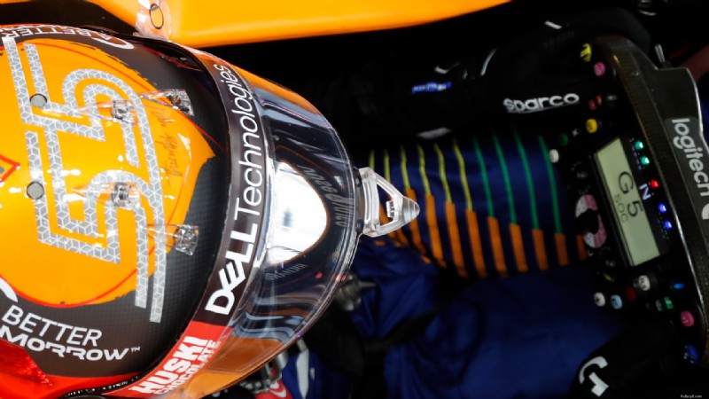 F1 스티어링 휠에 대한 전체 가이드:모든 버튼, 패들 및 손잡이 설명 